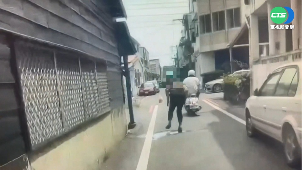 假造車牌遭攔查 毒犯丟包女友.兒逃逸