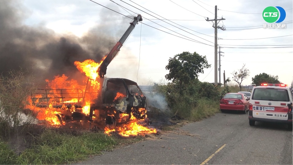 吊車勾臂誤觸高壓電3死 母痛失2愛子淚崩