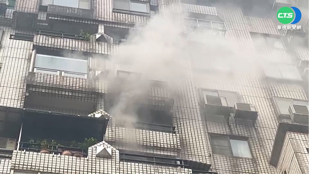 基隆社區清晨火警 濃煙密布疑電器走火