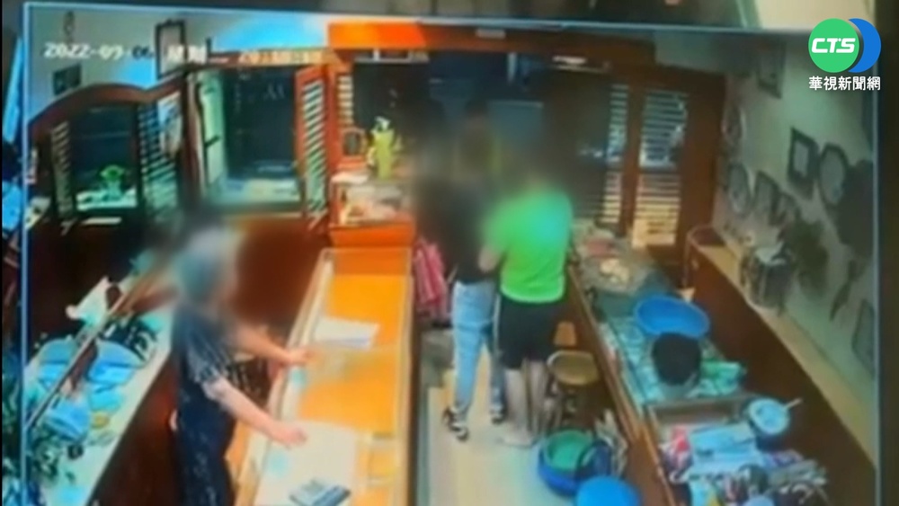 國中生持"玩具槍"搶銀樓 老闆孫"跆拳"制伏!