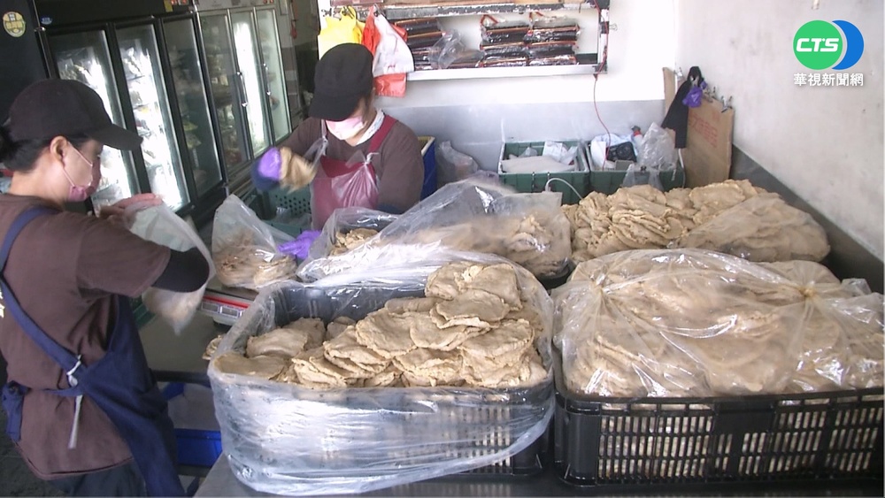 中秋烤肉夯! 左營黑輪老店現排隊人潮