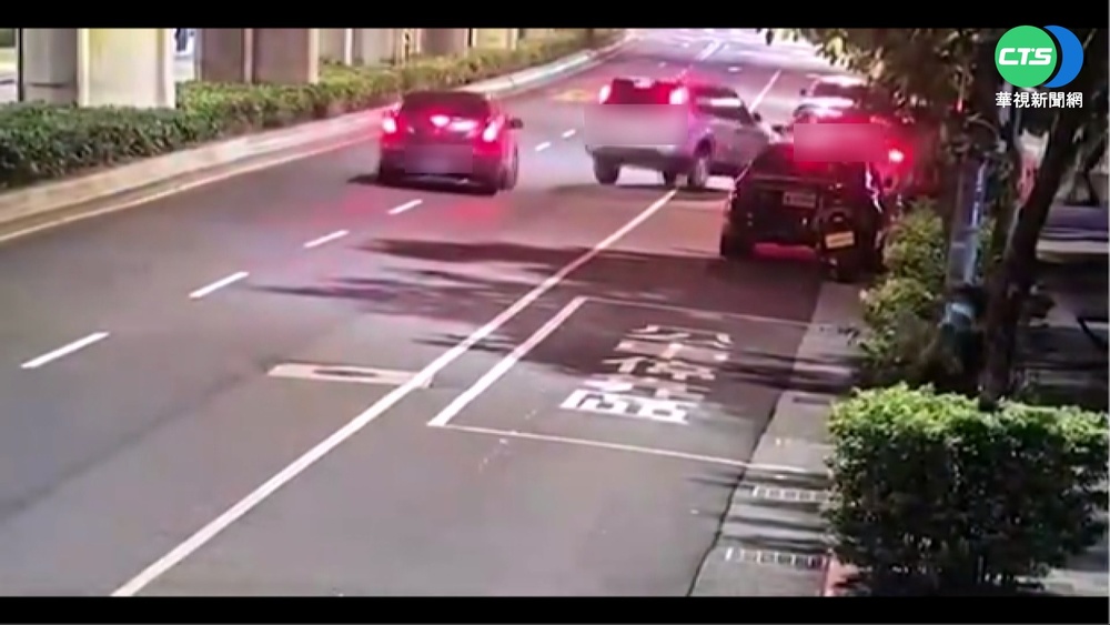 中秋夜行車糾紛!大亂鬥砸車 摺凳卡引擎