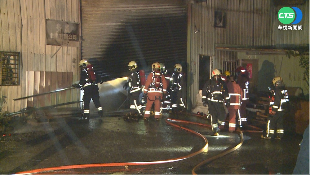 颱風夜不平靜! 招牌掉落.釣客失蹤.工廠大火