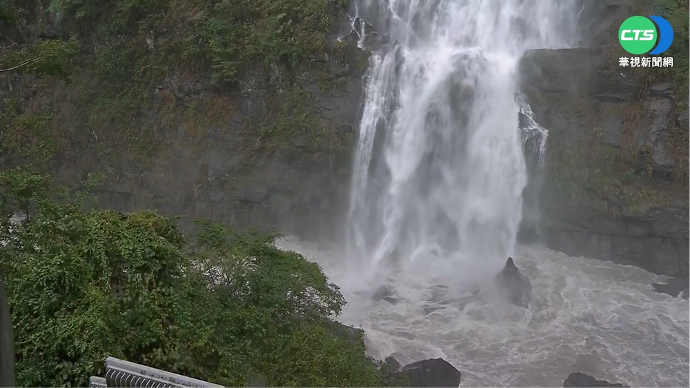 烏來2天雨量冠全台 2溪流土石流紅色警戒