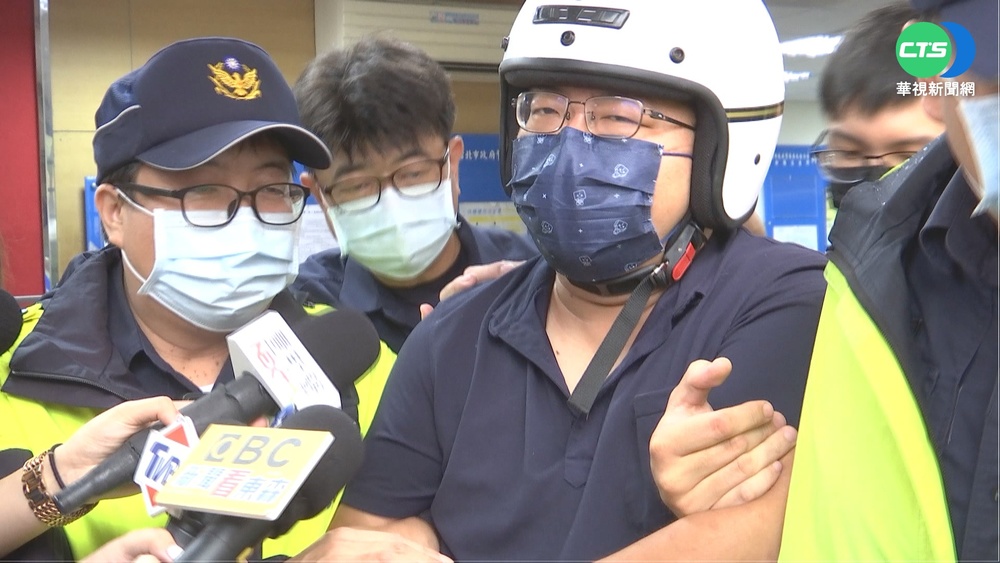 不滿周玉蔻抨擊慈濟 男衝媒體咬人攻擊