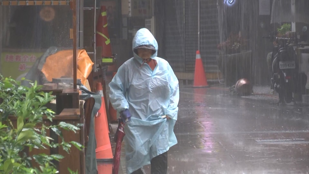 恐現「三颱共舞」 9縣市豪大雨特報 北、東北部雨量超驚人