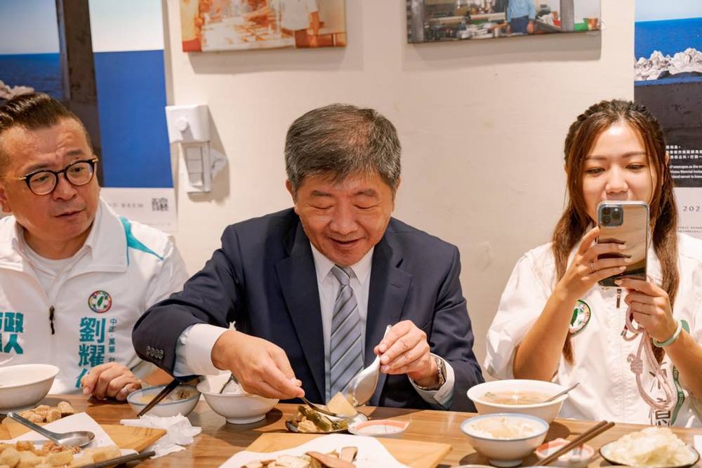 陳時中宵夜滷肉飯被爆「盜圖」　小編急刪、道歉稱：誤用