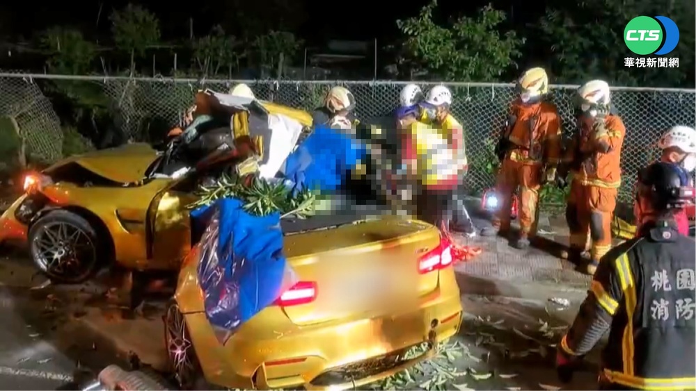百萬跑車試車自撞路樹全毀 2死1重傷