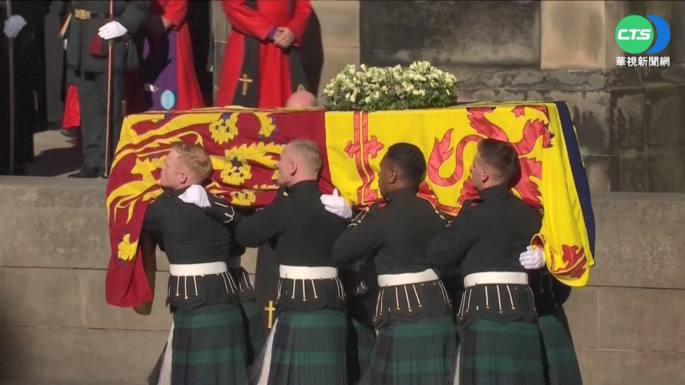 英女王靈柩運返倫敦 安妮公主一路陪伴