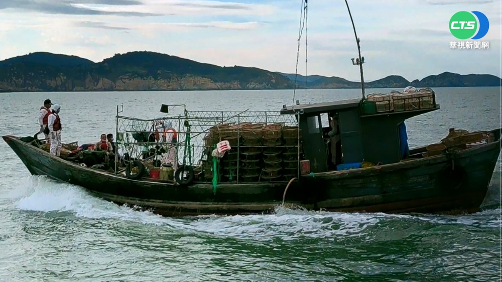2中國漁船侵擾馬祖海域 海巡登檢押回福澳港