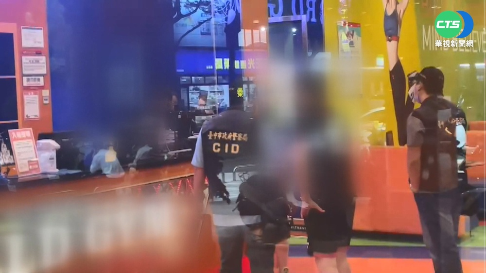 疑操作健身器材出意外 女子倒地送醫