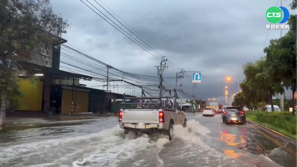 泰國連降暴雨 昭披耶河水位暴漲發警訊