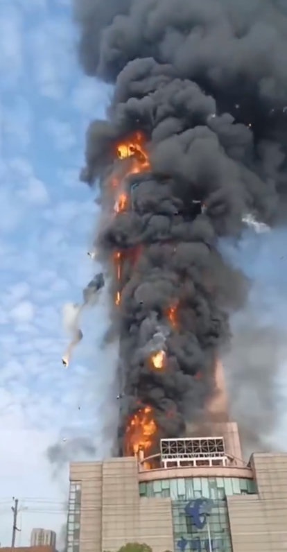 火勢相當可怕 / 圖片翻攝自 微博