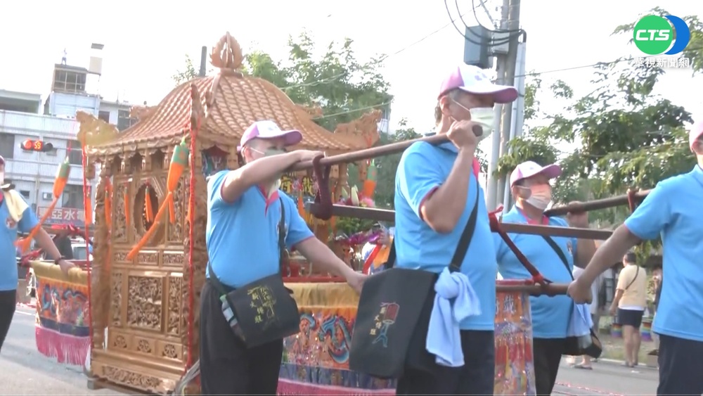 白沙屯媽祖鳳山進香 上萬信徒湧入參拜超熱鬧!