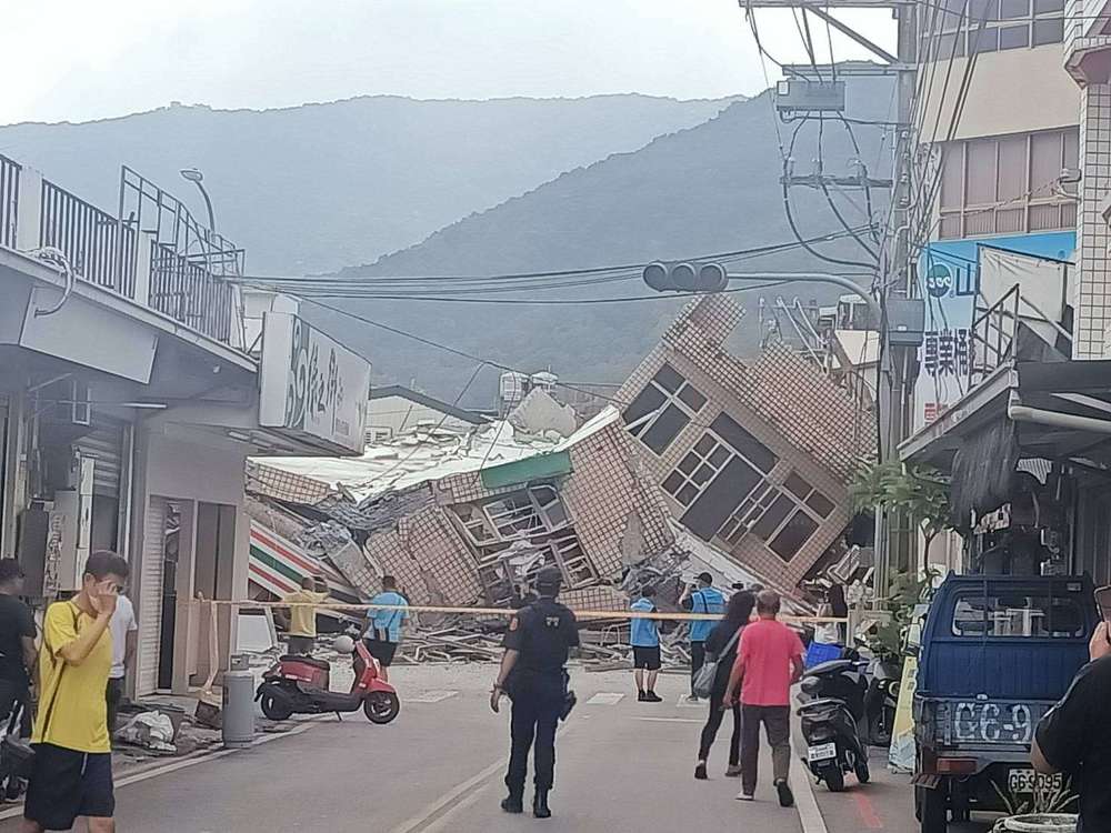 花蓮玉里樓層倒塌！4人全數救出送醫治療