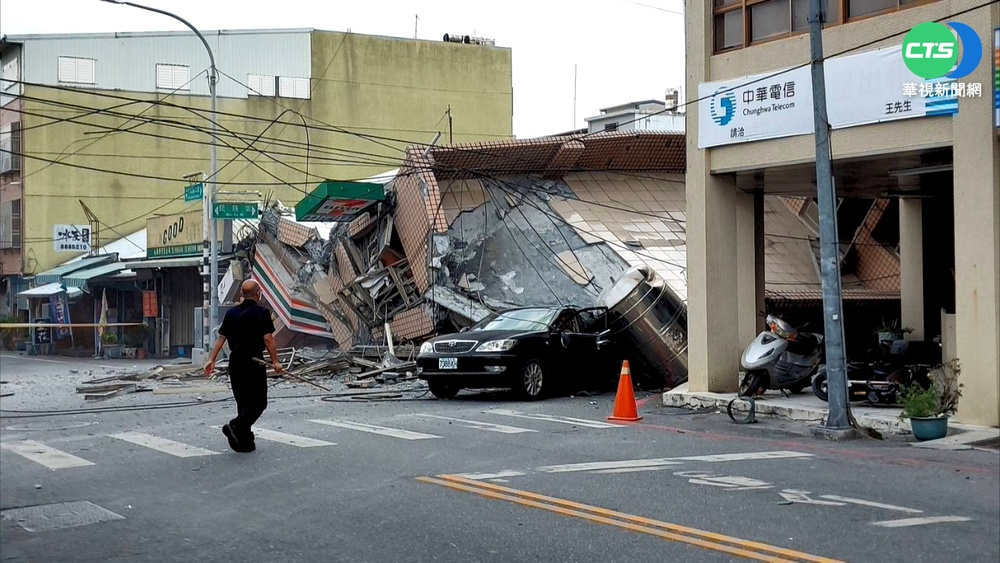 最新! 花蓮玉里鎮中山路二段3層樓倒塌