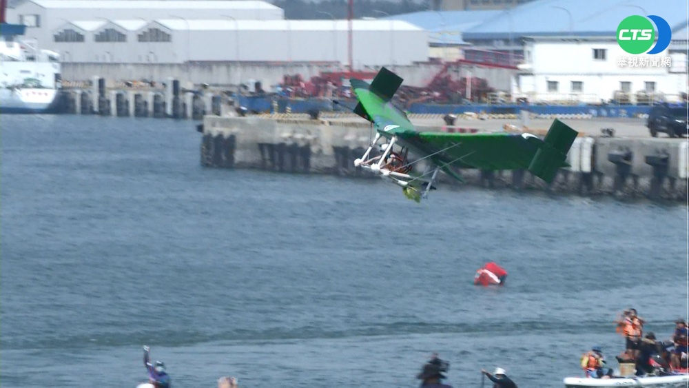 台中飛行日 43組選手創意飆飛台中港