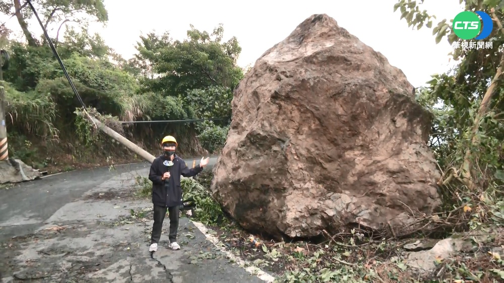 昨六十石山道路中斷 昨數百人受困下不來