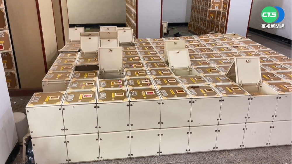 松浦納骨塔上百塔位震損 家屬心碎淚崩