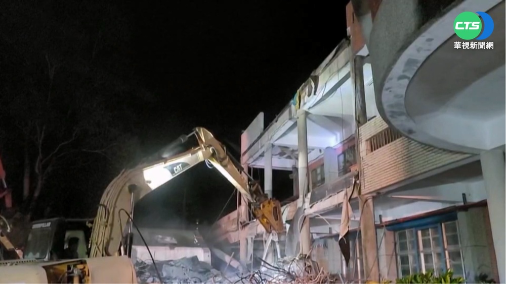 強震釀27校成危樓 花蓮春日國小校舍連夜拆