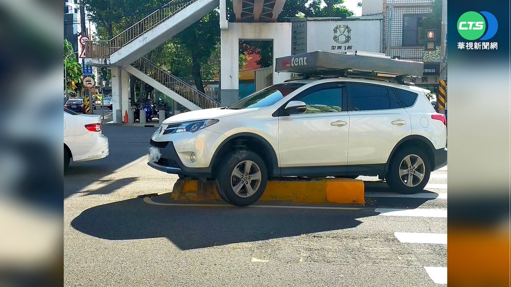 庇護島變駕駛陷阱? 休旅車開上卡路中