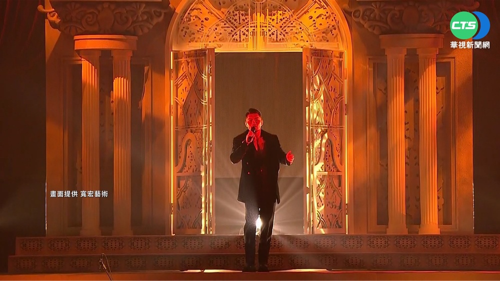 金曲歌王李玖哲炸胸肌開唱 全場眾星雲集