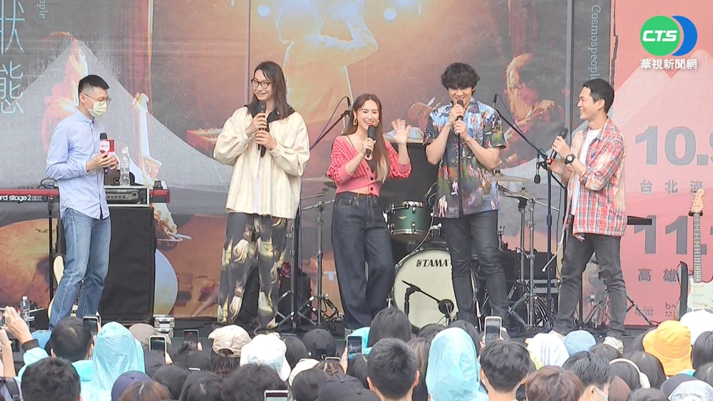 宣布懷孕後首露面 吳姍儒露肚裝"炫腹"