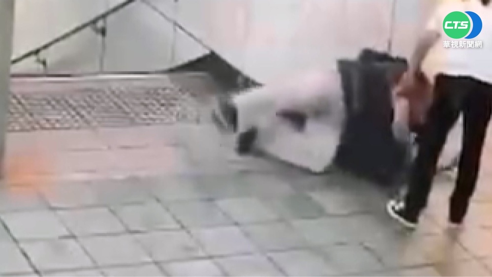 男醉鬧北捷騷擾女客 民眾伸援大外割壓制