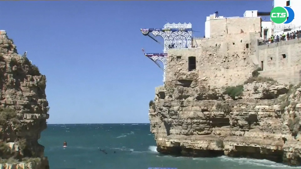 美景更勝恐懼? 懸崖跳水賽前進義大利