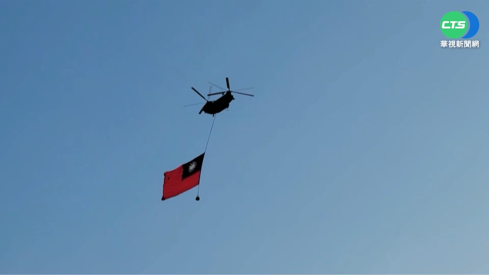 迎國慶!三軍樂儀隊彩排吸睛 軍機拂曉預演