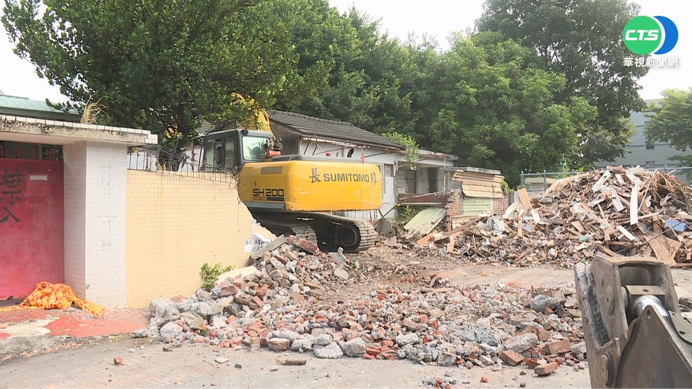 左營合群新村強制拆除 住戶激動抗議