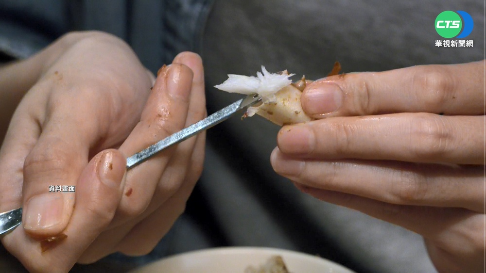 五星飯店"冷凍三點蟹"鎘超標 勒令下架