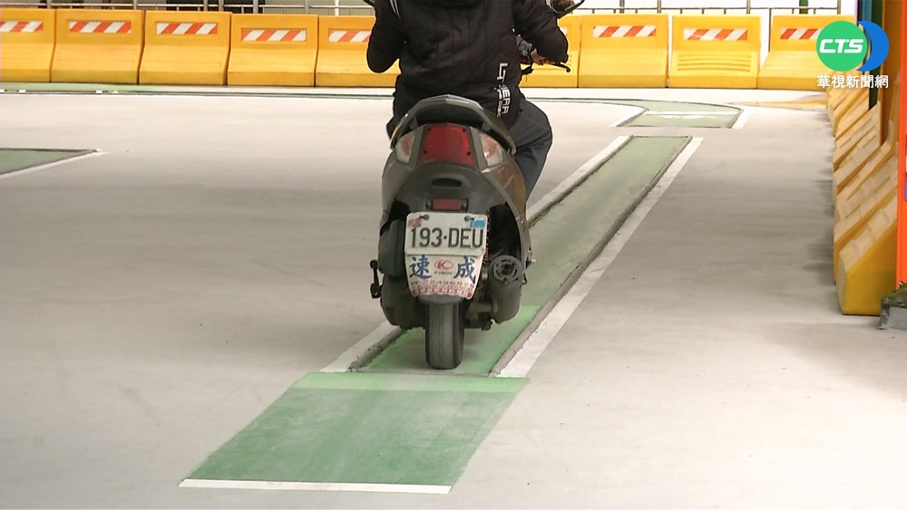 機車事故死亡破千! 交部研擬"路考.駕訓班"