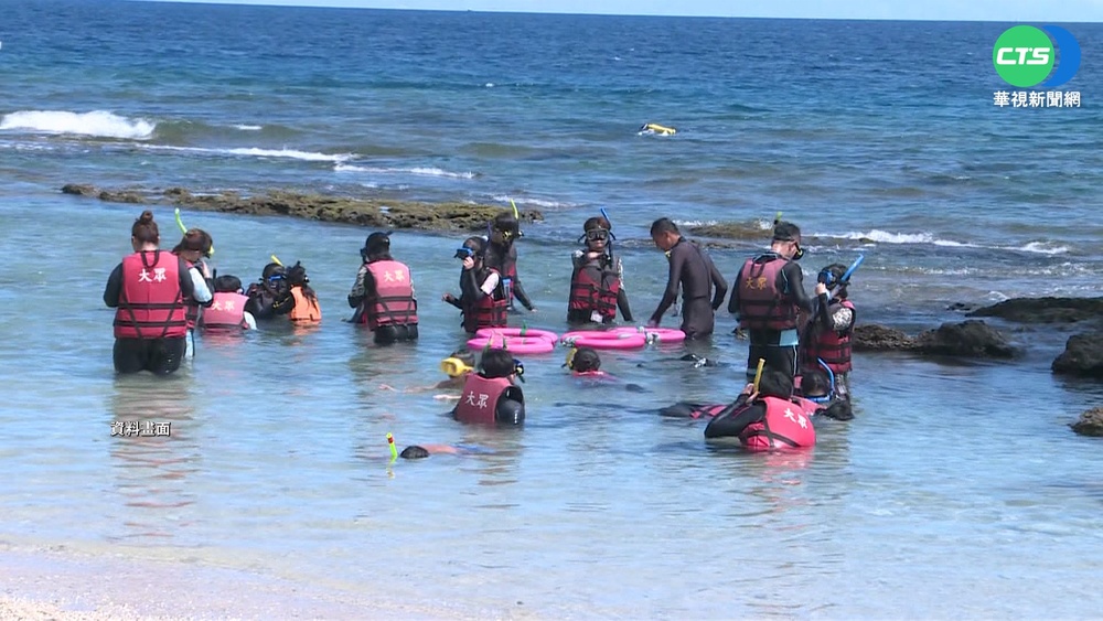 4潛客朝聖"魚群風暴" 體力不支海上漂