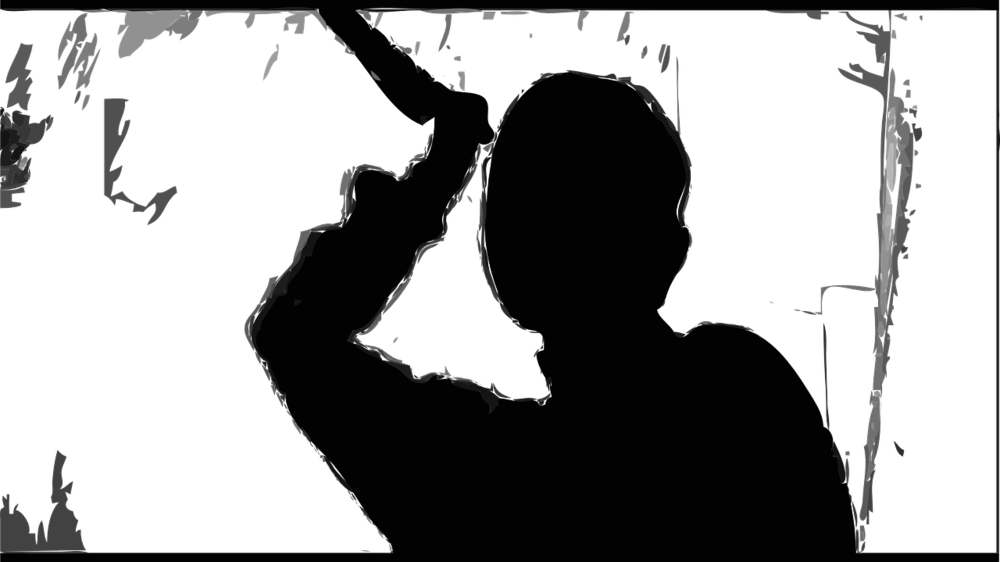 一句「怎不洗碗」引妻菜刀猛追！鄰居嚇壞報警