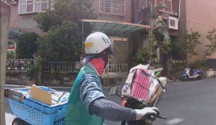 郵差按門鈴「馬上閃人」 背後原因網嘆：體諒一下