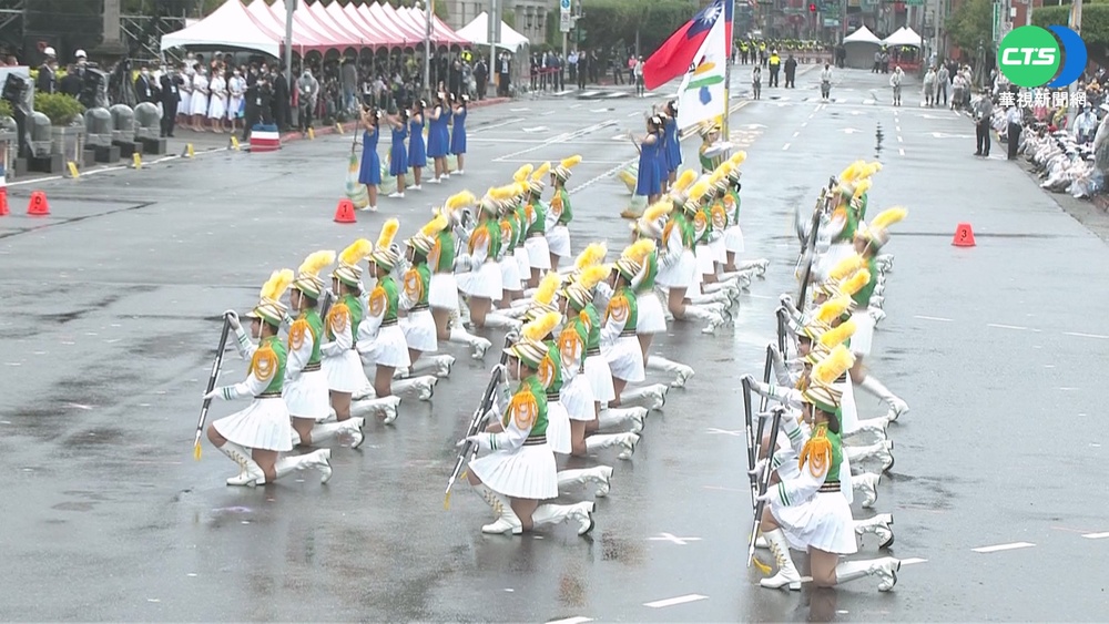 "小綠綠"來了! 北一女樂儀旗隊博滿堂彩