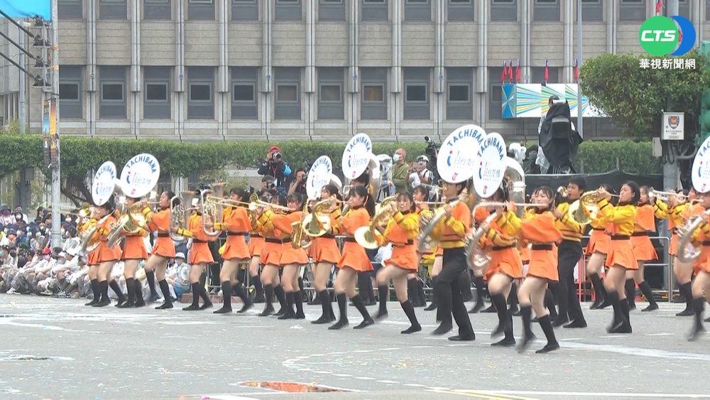 國慶大典颳"橘色旋風" 瑪利歐跳獻給台灣