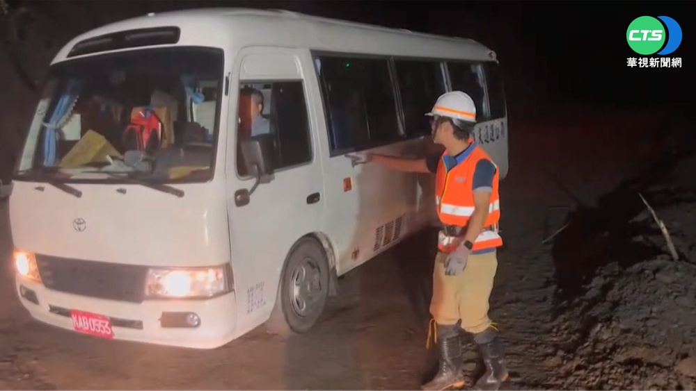 宜蘭台七甲線搶通完畢 共撤離96車.297人