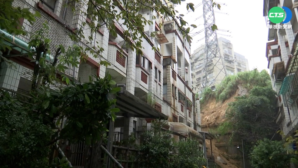 雨彈狂炸北台灣 伯爵山莊土石流居民急撤