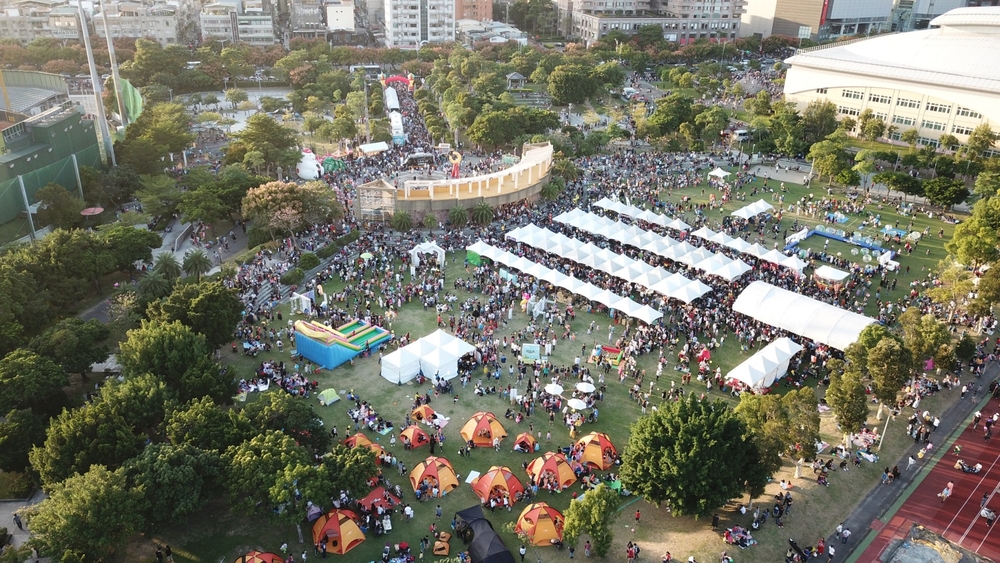 天母搞什麼鬼嘉年華 卡通明星陪你變裝討糖 嗨翻萬聖節！