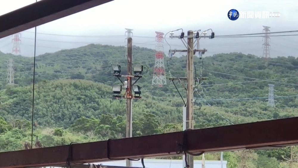 電線桿冒火光嚇壞民眾 500戶突停電