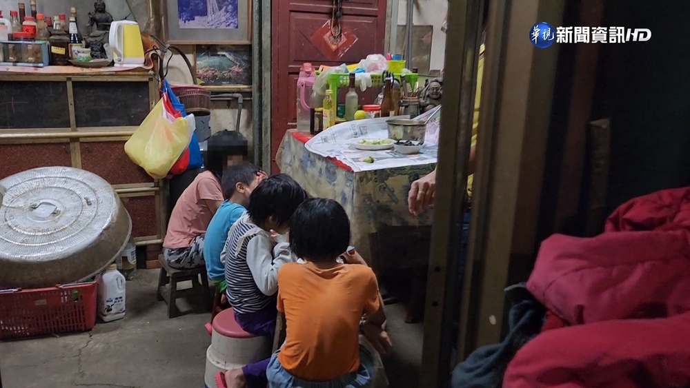"慢飛天使"一家6口擠鐵皮屋 盼各界伸援手