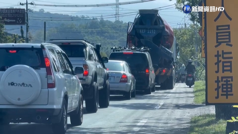 曾文南化聯通管工程施工 塞車!僅單線通行