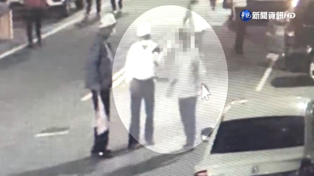 造勢場合偷竊失風 嫌"錢丟地"裝傻問"誰掉的"