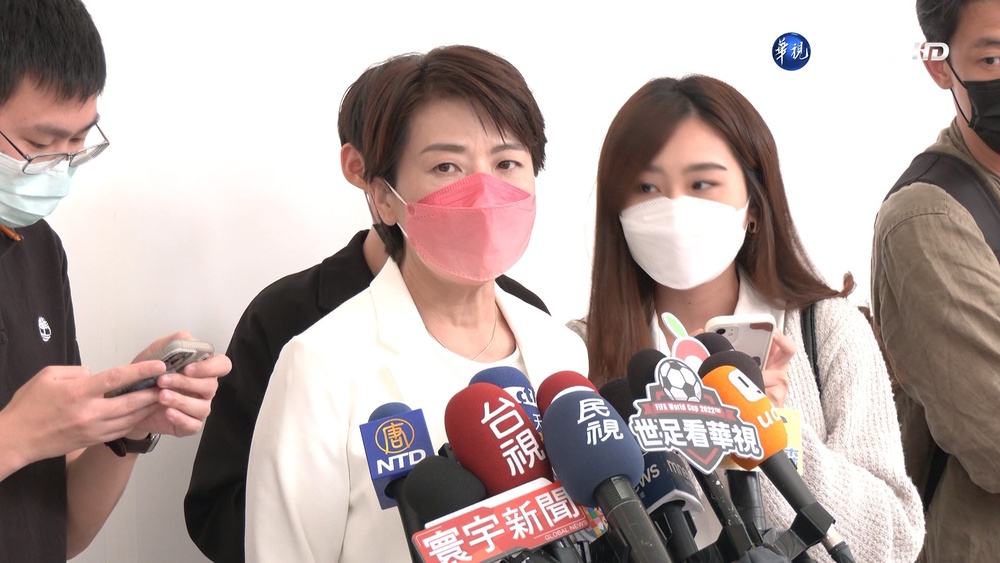 選前封關民調 蔣暫時領先 珊 .中互有勝負