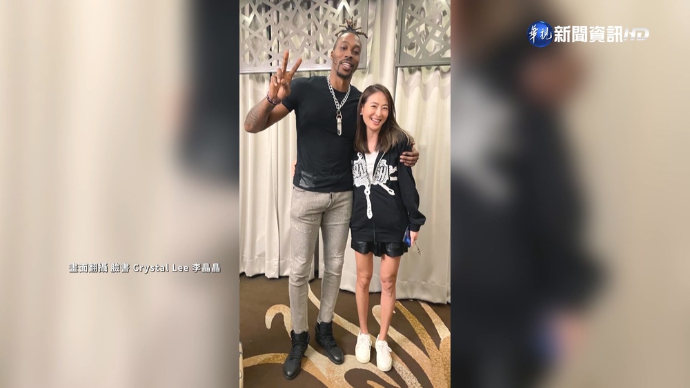 魔獸腳傷趴趴走! 名媛聚會摟賈永婕同框