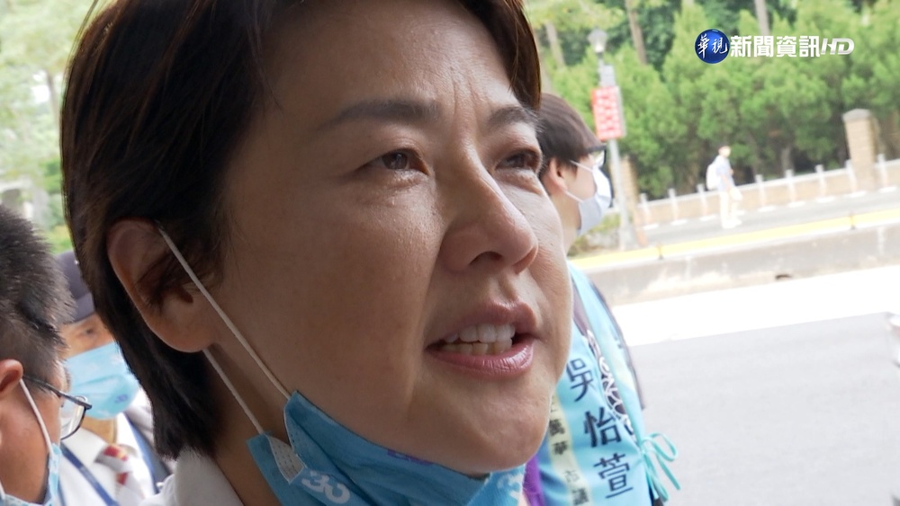 黃珊珊強調”主場優勢” 徒步4小時公館商圈拜票