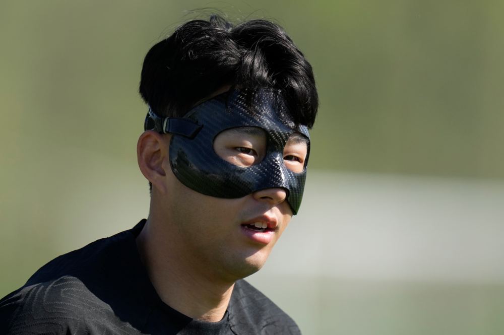 快訊》孫興慜鞋都掉了！南韓0比0踢和烏拉圭 無緣再創亞洲奇蹟！