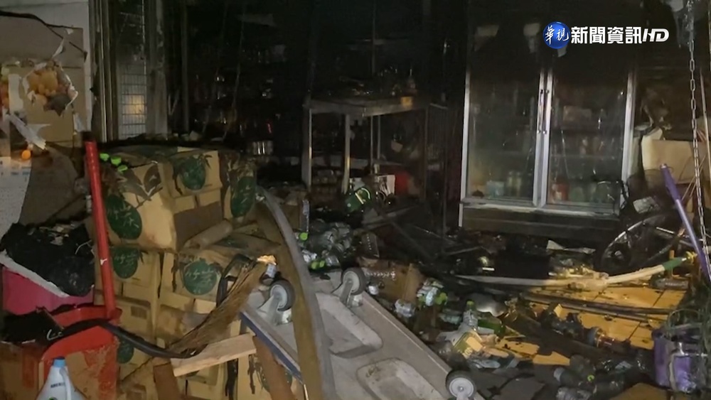 台中太平凌晨火警! 雜貨店3民眾一度受困